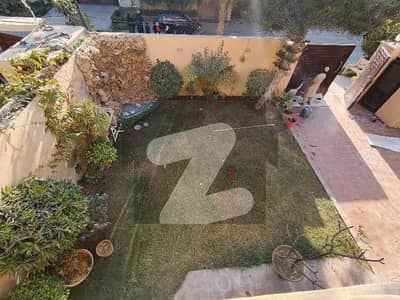 ڈی ایچ اے فیز 5 ڈی ایچ اے ڈیفینس,کراچی میں 4 کمروں کا 1 کنال مکان 4.0 لاکھ میں کرایہ پر دستیاب ہے۔