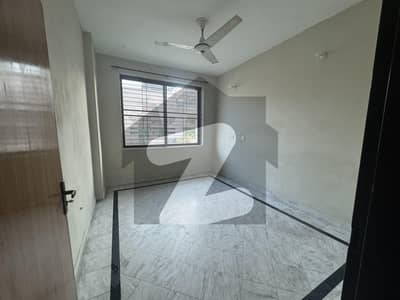 جوہر ٹاؤن فیز 2 جوہر ٹاؤن,لاہور میں 2 کمروں کا 5 مرلہ بالائی پورشن 47.0 ہزار میں کرایہ پر دستیاب ہے۔