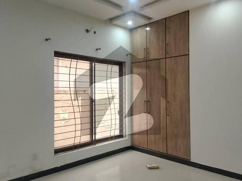 10 MARLA LOWER PORTION FOR RENT 10 MARLA LOWER PORTION FOR RENT