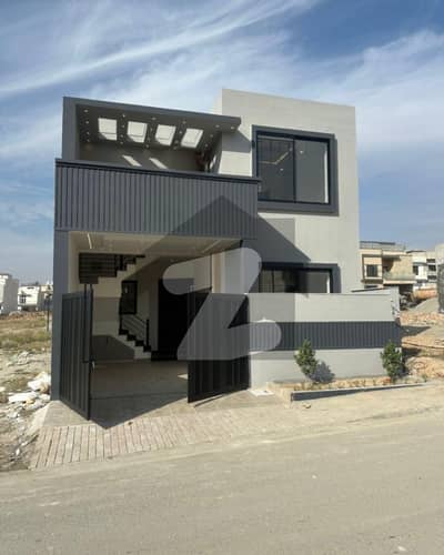 کوہستان انکلیو واہ کینٹ,واہ میں 3 کمروں کا 5 مرلہ مکان 1.45 کروڑ میں برائے فروخت۔