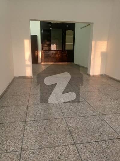 G9 upper portion available for rent 4 bed 3 bath