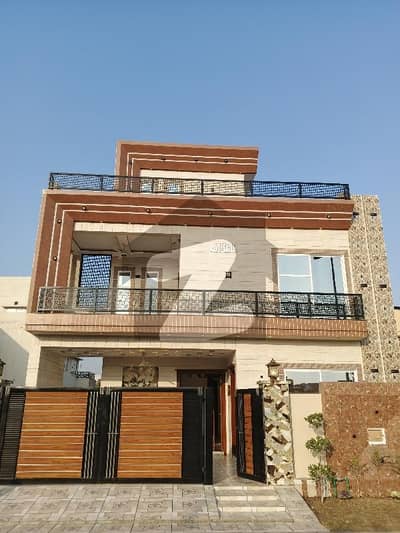 ڈریم گارڈنز ڈیفینس روڈ,لاہور میں 6 کمروں کا 10 مرلہ مکان 4.65 کروڑ میں برائے فروخت۔