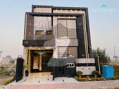 بحریہ ٹاؤن جناح بلاک بحریہ ٹاؤن سیکٹر ای,بحریہ ٹاؤن,لاہور میں 3 کمروں کا 5 مرلہ مکان 2.2 کروڑ میں برائے فروخت۔