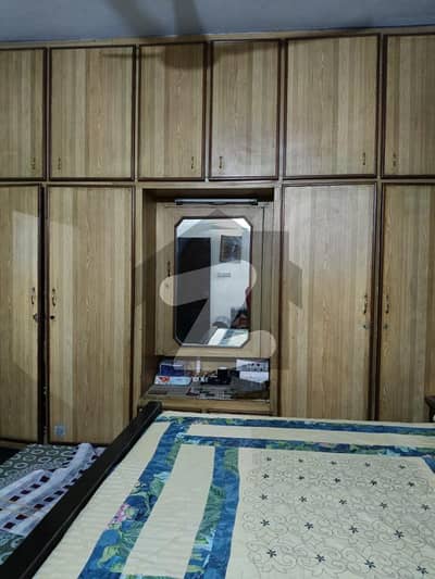 فیصل ٹاؤن ۔ بلاک بی فیصل ٹاؤن,لاہور میں 5 کمروں کا 10 مرلہ مکان 4.0 کروڑ میں برائے فروخت۔