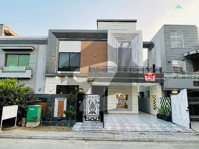 بحریہ ٹاؤن جاسمین بلاک بحریہ ٹاؤن سیکٹر سی,بحریہ ٹاؤن,لاہور میں 5 کمروں کا 10 مرلہ مکان 4.9 کروڑ میں برائے فروخت۔