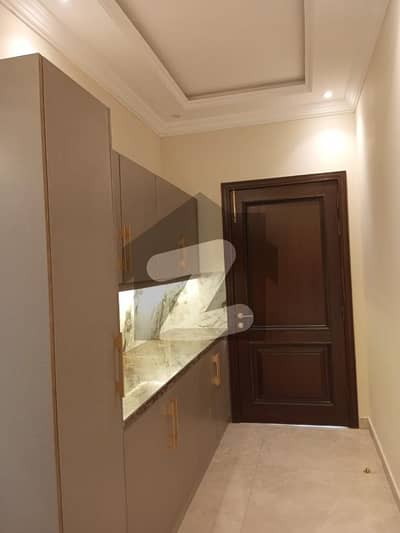 Luxurious 1 Kanal Upper Portion For Rent Bahria Town Phase 8, Sector A