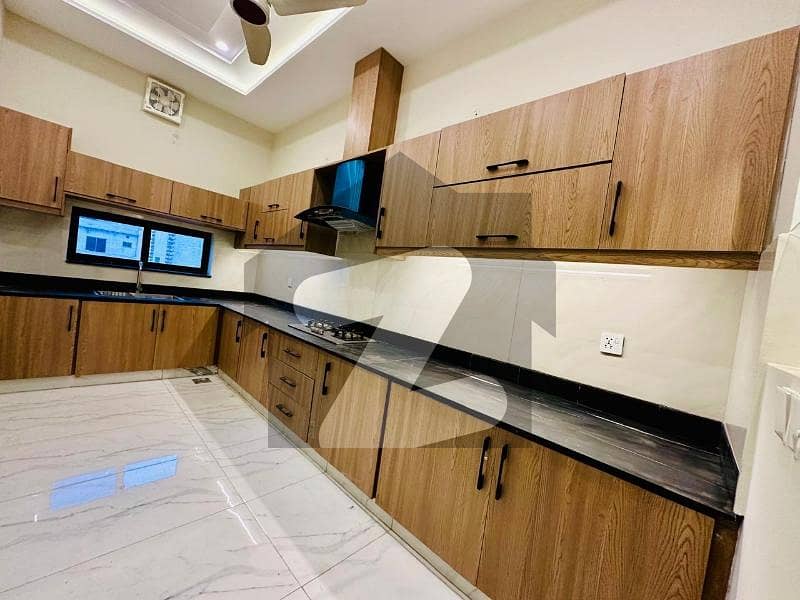 Upper Portion Available For Rent Upper Portion Available For Rent