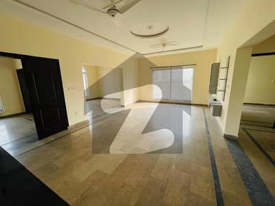 1 Kanal Ground Floor Available For Rent
