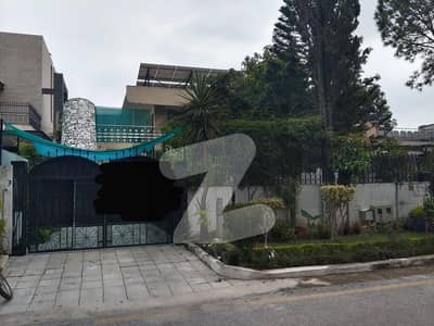 ایف ۔ 6 اسلام آباد میں 2 کمروں کا 1 کنال بالائی پورشن 3.0 لاکھ میں کرایہ پر دستیاب ہے۔