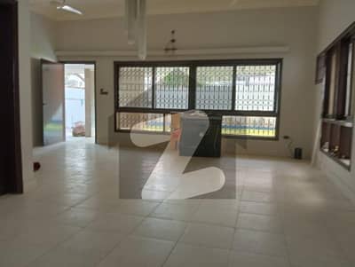 نارتھ ناظم آباد ۔ بلاک سی نارتھ ناظم آباد,کراچی میں 6 کمروں کا 1 کنال مکان 3.3 لاکھ میں کرایہ پر دستیاب ہے۔