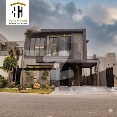 ڈی ایچ اے فیز 6 ڈیفنس (ڈی ایچ اے),لاہور میں 4 کمروں کا 10 مرلہ مکان 8.4 کروڑ میں برائے فروخت۔