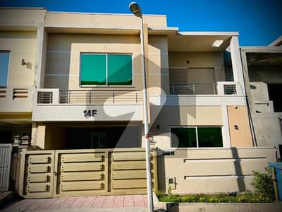 بحریہ ٹاؤن فیز 8 ۔ عمر بلاک بحریہ ٹاؤن فیز 8 ۔ سفاری ویلی,بحریہ ٹاؤن فیز 8,بحریہ ٹاؤن راولپنڈی,راولپنڈی میں 5 کمروں کا 7 مرلہ مکان 2.5 کروڑ میں برائے فروخت۔