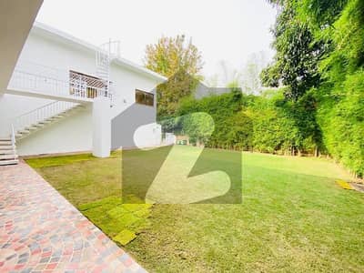 ای ۔ 7 اسلام آباد میں 5 کمروں کا 2 کنال مکان 74.0 کروڑ میں برائے فروخت۔