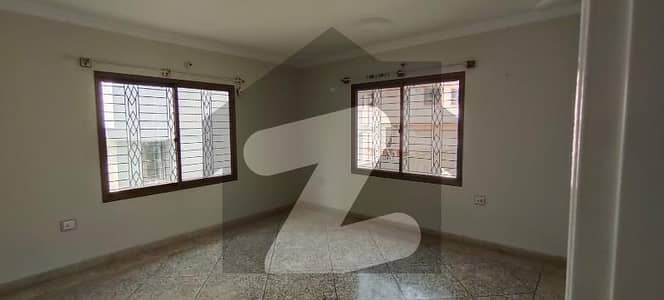 400 Yard 100ft Road Facing Corner Bungalow For Sale in Gulshan-e-Iqbal Block 10