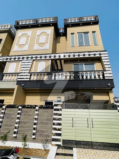 وائٹل ہومز ای ای وائٹل ہومز ہاؤسنگ سکیم,لاہور میں 5 کمروں کا 5 مرلہ مکان 2.3 کروڑ میں برائے فروخت۔