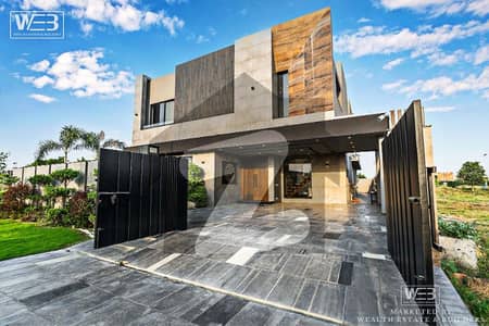 ڈی ایچ اے فیز 7 - بلاک ایس فیز 7,ڈیفنس (ڈی ایچ اے),لاہور میں 5 کمروں کا 1 کنال مکان 6.9 کروڑ میں برائے فروخت۔