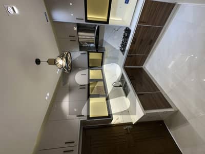 بخاری کمرشل ایریا ڈی ایچ اے فیز 6,ڈی ایچ اے ڈیفینس,کراچی میں 3 کمروں کا 8 مرلہ فلیٹ 4.35 کروڑ میں برائے فروخت۔