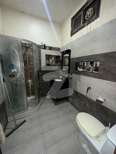 نارتھ ناظم آباد ۔ بلاک آئی نارتھ ناظم آباد,کراچی میں 6 کمروں کا 16 مرلہ مکان 9.0 کروڑ میں برائے فروخت۔