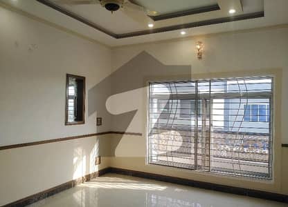 بحریہ ٹاؤن فیز 8 ۔ علی بلاک بحریہ ٹاؤن فیز 8 ۔ سفاری ویلی,بحریہ ٹاؤن فیز 8,بحریہ ٹاؤن راولپنڈی,راولپنڈی میں 5 مرلہ مکان 1.9 کروڑ میں برائے فروخت۔