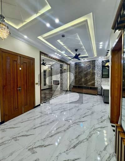 بحریہ ٹاؤن فیز 8 بحریہ ٹاؤن راولپنڈی,راولپنڈی میں 3 کمروں کا 1 کنال بالائی پورشن 1.1 لاکھ میں کرایہ پر دستیاب ہے۔