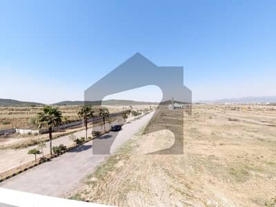 مارگلہ آرچرڈ اسلام آباد میں 1 کنال رہائشی پلاٹ 2.6 کروڑ میں برائے فروخت۔