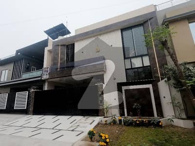 Highly-Coveted 10 Marla House Is Available In LDA Avenue For Sale