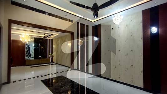 ایل ڈی اے ایوینیو لاہور میں 6 کمروں کا 10 مرلہ مکان 4.0 کروڑ میں برائے فروخت۔