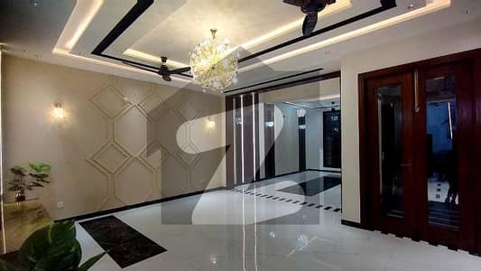 ایل ڈی اے ایوینیو لاہور میں 6 کمروں کا 10 مرلہ مکان 4.1 کروڑ میں برائے فروخت۔ ایل ڈی اے ایوینیو لاہور میں 6 کمروں کا 10 مرلہ مکان 4.1 کروڑ میں برائے فروخت۔