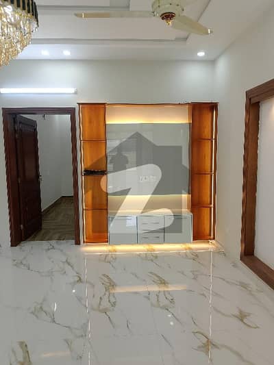 جی ۔ 13 اسلام آباد میں 6 کمروں کا 10 مرلہ مکان 3.0 لاکھ میں کرایہ پر دستیاب ہے۔