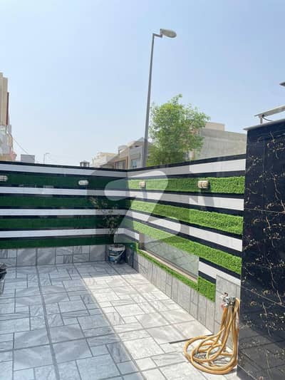 بحریہ ٹاؤن سیکٹر ای بحریہ ٹاؤن,لاہور میں 5 کمروں کا 10 مرلہ مکان 1.5 لاکھ میں کرایہ پر دستیاب ہے۔