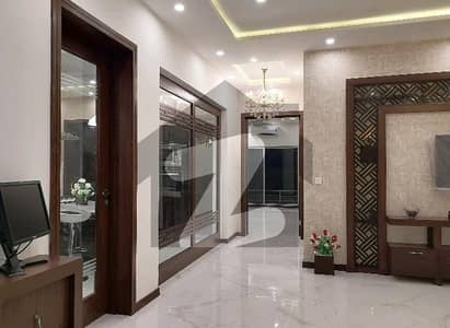 ڈی ایچ اے فیز 5 ڈیفنس (ڈی ایچ اے),لاہور میں 5 کمروں کا 1 کنال مکان 6.5 کروڑ میں برائے فروخت۔