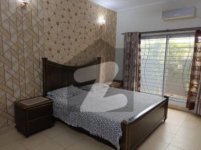 کالج روڈ لاہور میں 7 کمروں کا 9 مرلہ مکان 1.6 لاکھ میں کرایہ پر دستیاب ہے۔