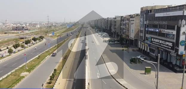 ڈی ایچ اے فیز 6 - بلاک اے فیز 6,ڈیفنس (ڈی ایچ اے),لاہور میں 8 مرلہ کمرشل پلاٹ 35.0 کروڑ میں برائے فروخت۔