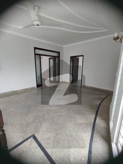 1 Kanal Slightly Use Like New Upper Portion Available For Rent Hot Location DHA Phase 4