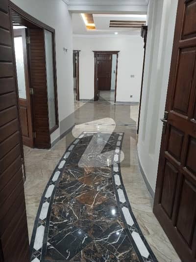 G 10 Main Road Vip Location Upper Portion 3 Bed 3 Bath Drawing Tv Lounge Kitchen Sep Meter Gas Electric Available