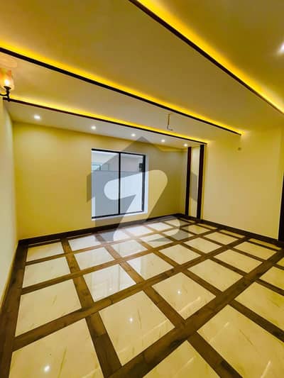 بش ایگزیکٹو ولاز ملتان میں 5 کمروں کا 10 مرلہ مکان 1.45 لاکھ میں کرایہ پر دستیاب ہے۔