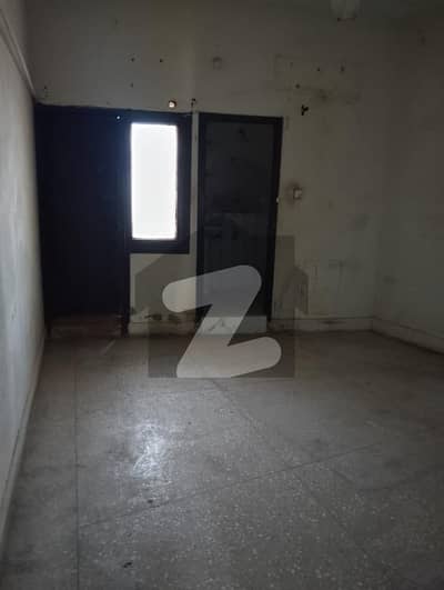 شہید ملت ایکسپریس وے کراچی میں 2 کمروں کا 4 مرلہ فلیٹ 1.3 کروڑ میں برائے فروخت۔