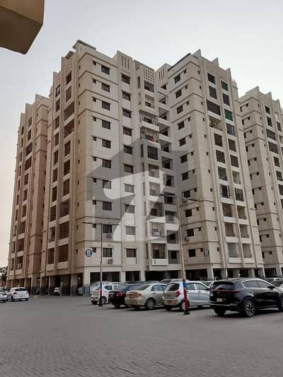 صائمہ جناح ایونیو ملیر,کراچی میں 3 کمروں کا 10 مرلہ فلیٹ 3.25 کروڑ میں برائے فروخت۔