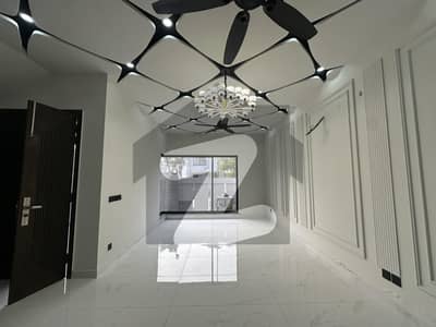 5 MARLA BRAND NEW MODERN DESIGN HOUSE FOR SALE