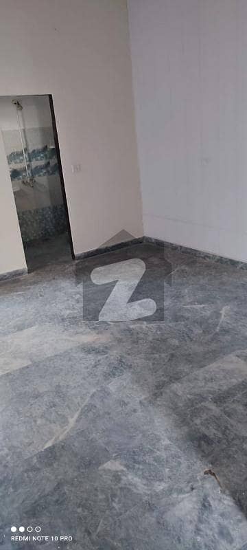 نیسپاک سکیم فیز 3 ڈیفینس روڈ,لاہور میں 2 کمروں کا 5 مرلہ زیریں پورشن 42.0 ہزار میں کرایہ پر دستیاب ہے۔