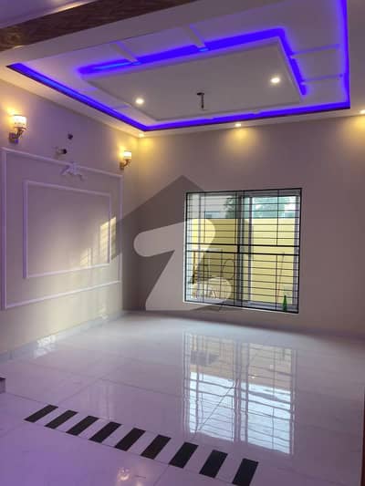 خیابانِ امین ۔ بلاک ایل خیابانِ امین,لاہور میں 3 کمروں کا 5 مرلہ مکان 1.45 کروڑ میں برائے فروخت۔