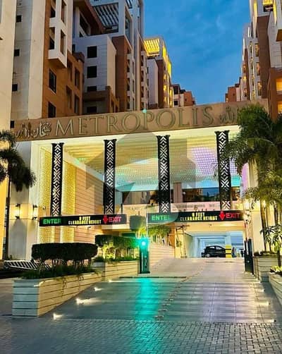 جناح ایونیو کراچی میں 4 کمروں کا 11 مرلہ فلیٹ 3.3 کروڑ میں برائے فروخت۔