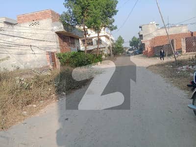Single Storey 5 Marla House Available In Kahna Nau Market For Sale