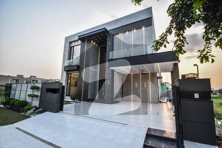 ڈی ایچ اے فیز 6 ڈیفنس (ڈی ایچ اے),لاہور میں 6 کمروں کا 1 کنال مکان 8.1 کروڑ میں برائے فروخت۔