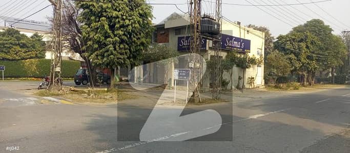 A Solid Opportunity In One Of DHA Phase 1s Most Demanded Commercial Areas. Shop For Sale