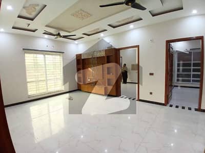 12 MARLA BRAND NEW LOWER PORTION COMMERCIAL OFFICE USE WITH GARAGE FOR RENT IN JOHAR TOWN LAHORE