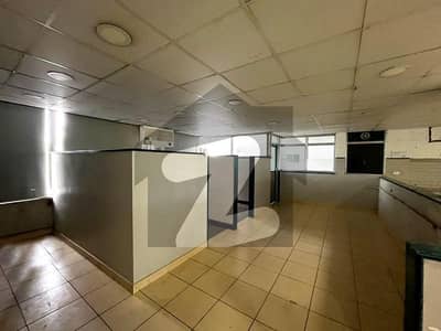 بلیو ایریا اسلام آباد میں 13 مرلہ دفتر 5.5 لاکھ میں کرایہ پر دستیاب ہے۔