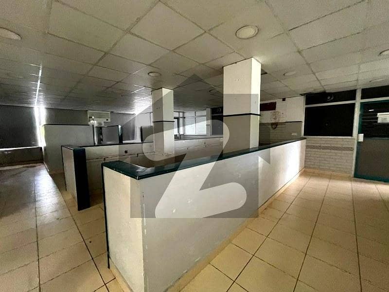 بلیو ایریا اسلام آباد میں 13 مرلہ دفتر 5.5 لاکھ میں کرایہ پر دستیاب ہے۔ بلیو ایریا اسلام آباد میں 13 مرلہ دفتر 5.5 لاکھ میں کرایہ پر دستیاب ہے۔