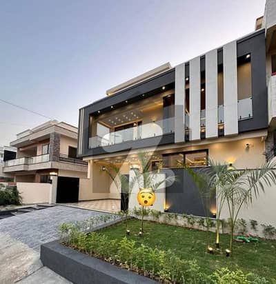 جی ۔ 13 اسلام آباد میں 7 کمروں کا 10 مرلہ مکان 9.5 کروڑ میں برائے فروخت۔