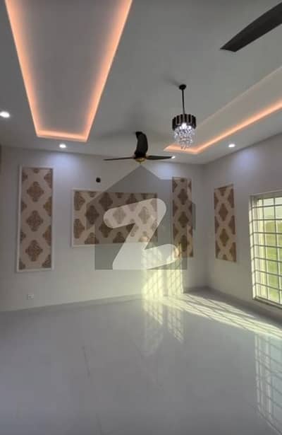 1 Kanal Ground Floor Available